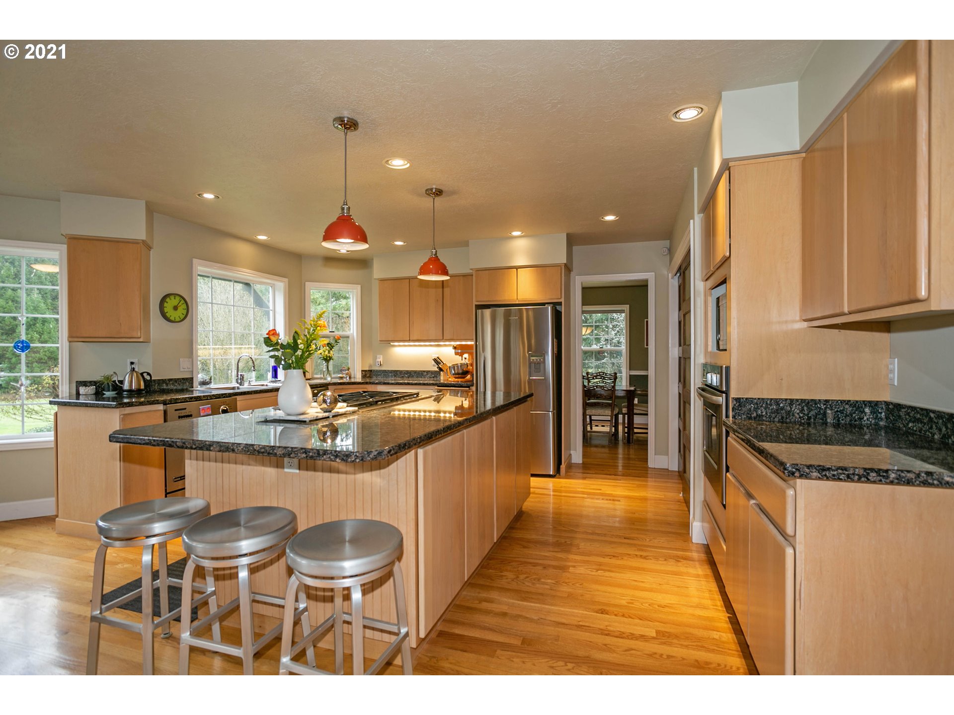 1381 Southwest Borland Road West Linn, OR 97068 - Photo 9 of 29 Gallery Image 9