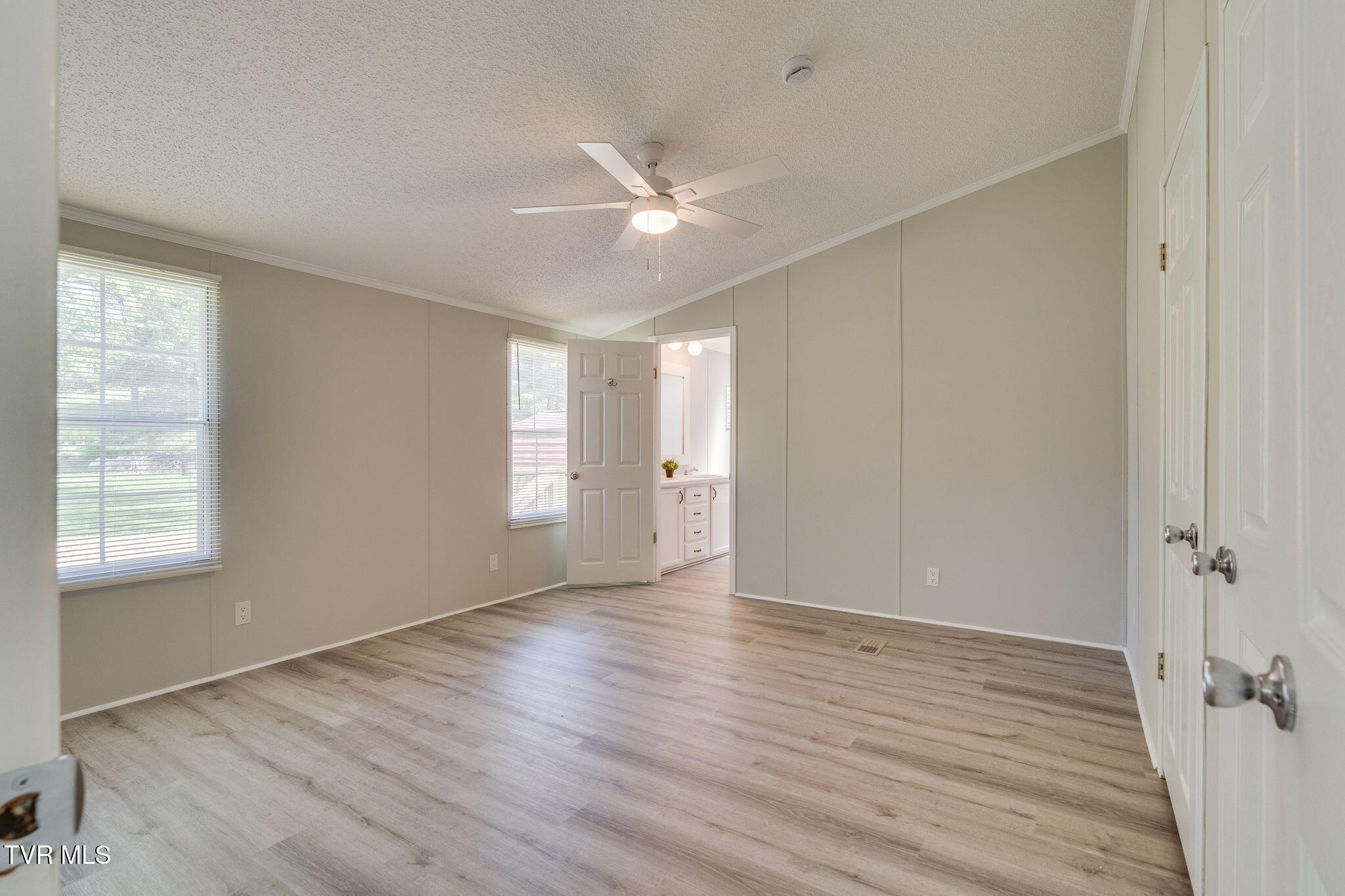 200 Packing House Road Kingsport, TN 37660 - Photo 16 of 29 primary bedroom