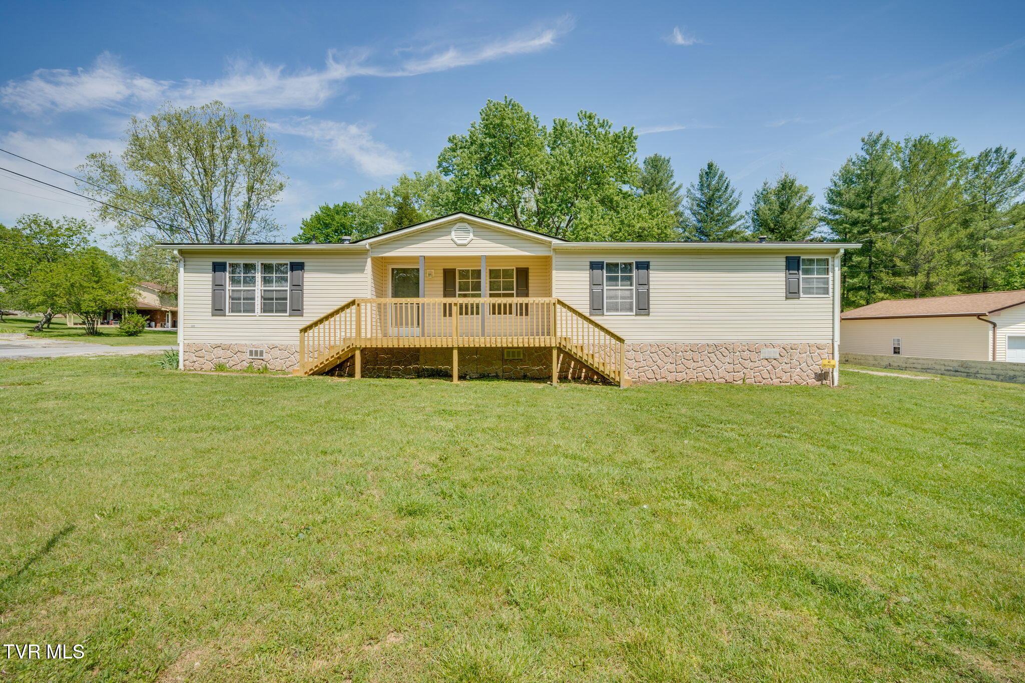 200 Packing House Road Kingsport, TN 37660 - Photo 2 of 29 001