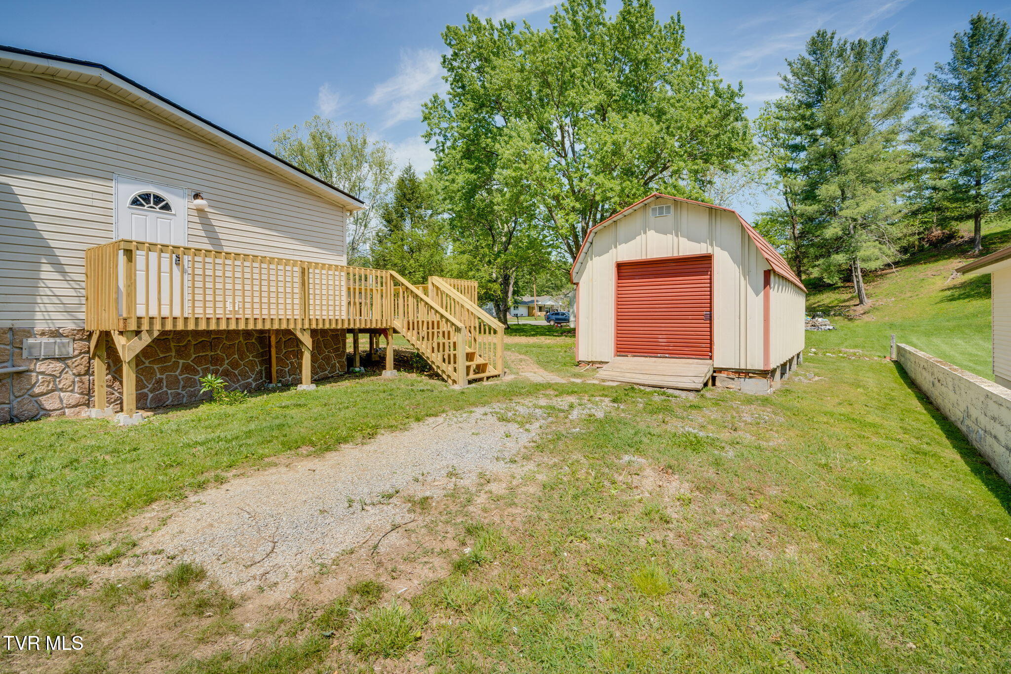 200 Packing House Road Kingsport, TN 37660 - Photo 3 of 29 021
