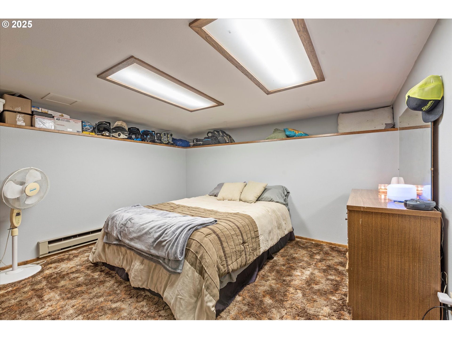 1805 East Street Baker City, OR 97814 - Photo 44 of 45 a bedroom with a bed and a desk