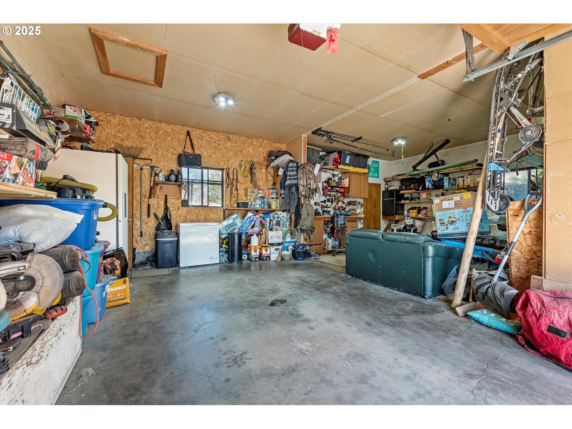 1805 East Street Baker City, OR 97814 - Photo 45 of 45 a view of a garage with a bike and a garage