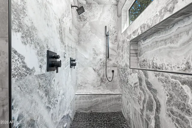 $1,800,000 | 2238 Country Club Drive, Overgaard, AZ 85933