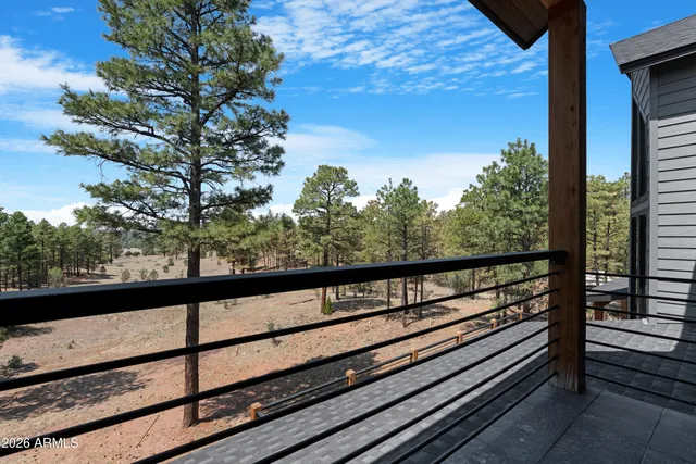 $1,800,000 | 2238 Country Club Drive, Overgaard, AZ 85933
