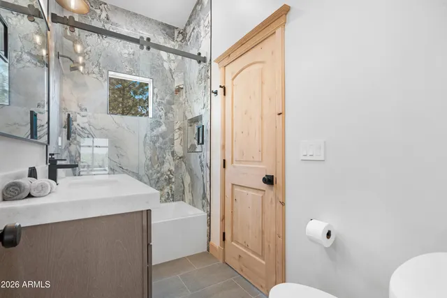 $1,800,000 | 2238 Country Club Drive, Overgaard, AZ 85933