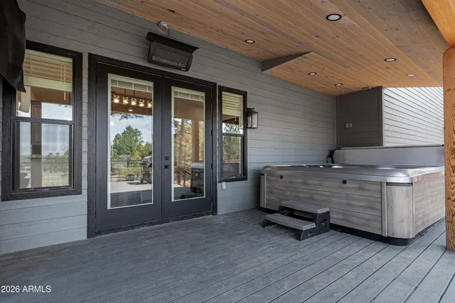 $1,800,000 | 2238 Country Club Drive, Overgaard, AZ 85933