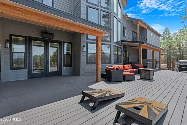 $1,800,000 | 2238 Country Club Drive, Overgaard, AZ 85933