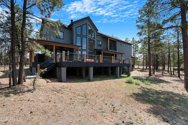 $1,800,000 | 2238 Country Club Drive, Overgaard, AZ 85933