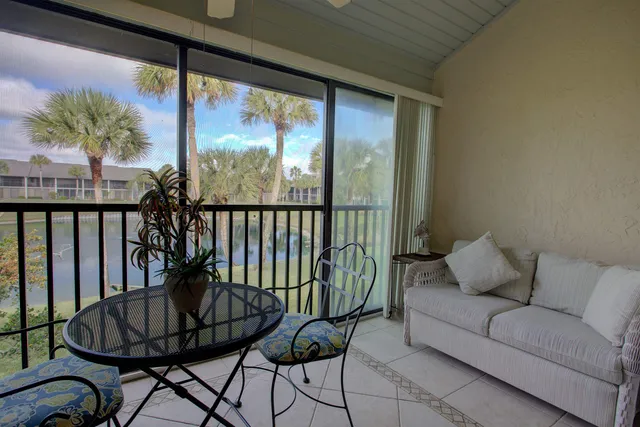 $499,999 | 27 Village Del Lago Circle, St. Augustine, FL 32080