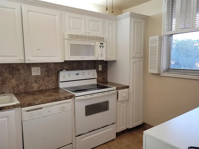 $119,000 | 3671 Environ Boulevard, Unit 468, Lauderhill, FL 33319