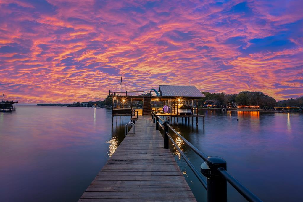 258 Sunset Point Mabank, TX 75156 - Photo 32 of 40 a front view of a house with ocean view
