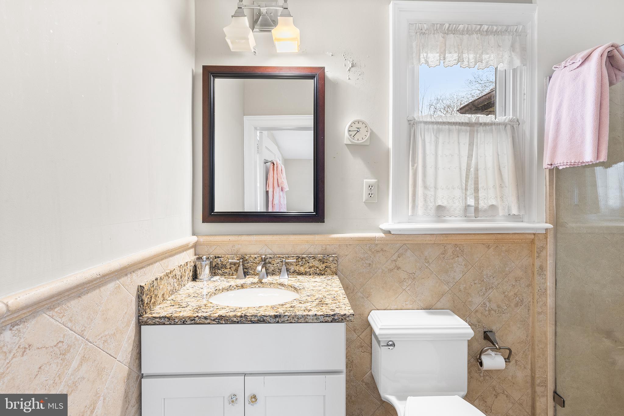 409 Mcclenaghan Mill Road Narberth, PA 19072 - Photo 26 of 72 En-suite bathroom