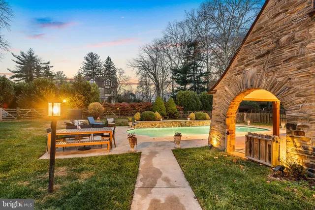 $1,150,000 | 409 Mcclenaghan Mill Road, Narberth, PA 19072