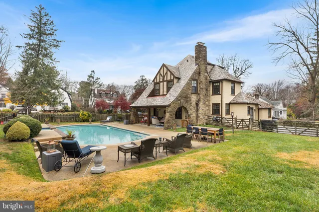 $1,150,000 | 409 Mcclenaghan Mill Road, Narberth, PA 19072