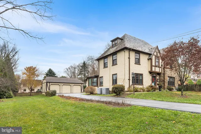 $1,150,000 | 409 Mcclenaghan Mill Road, Narberth, PA 19072