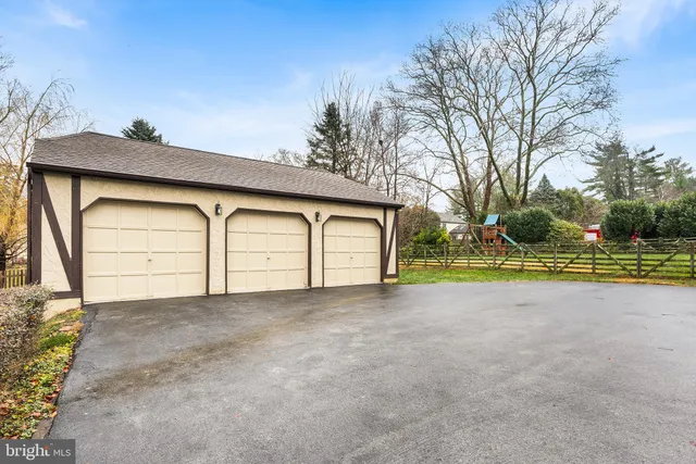 $1,150,000 | 409 Mcclenaghan Mill Road, Narberth, PA 19072