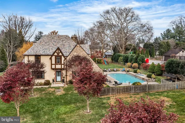 $1,150,000 | 409 Mcclenaghan Mill Road, Narberth, PA 19072