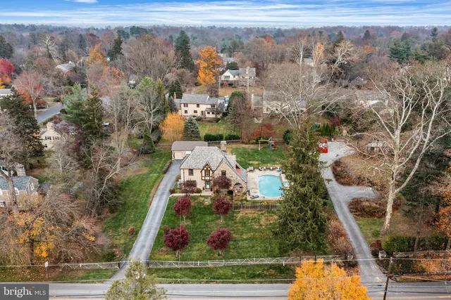 $1,150,000 | 409 Mcclenaghan Mill Road, Narberth, PA 19072