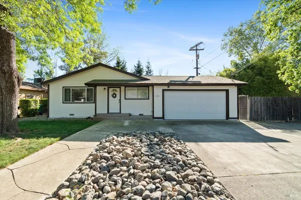 $380,000 | 1723 Del Mar Avenue, Redding, CA 96003