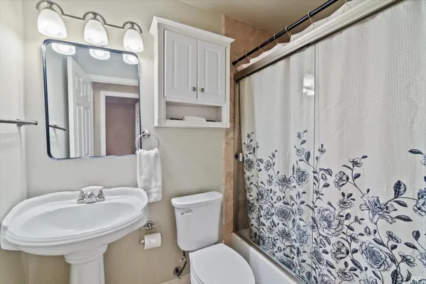 $370,000 | 1723 Del Mar Avenue, Redding, CA 96003