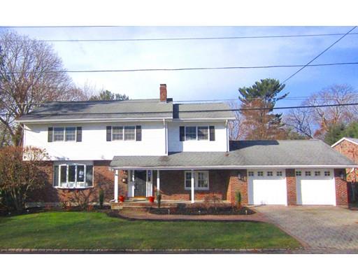 a front view of house with yard