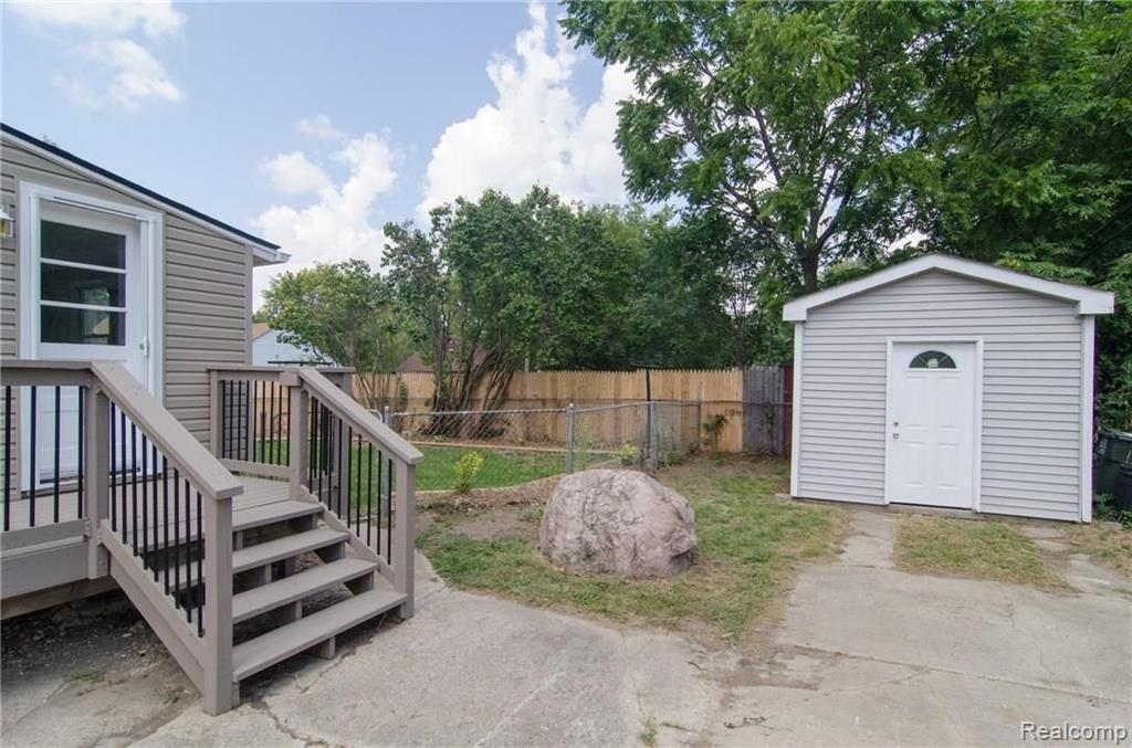 3550 Woodcrest Road Rochester Hills, MI 48309 - Photo 12 of 51