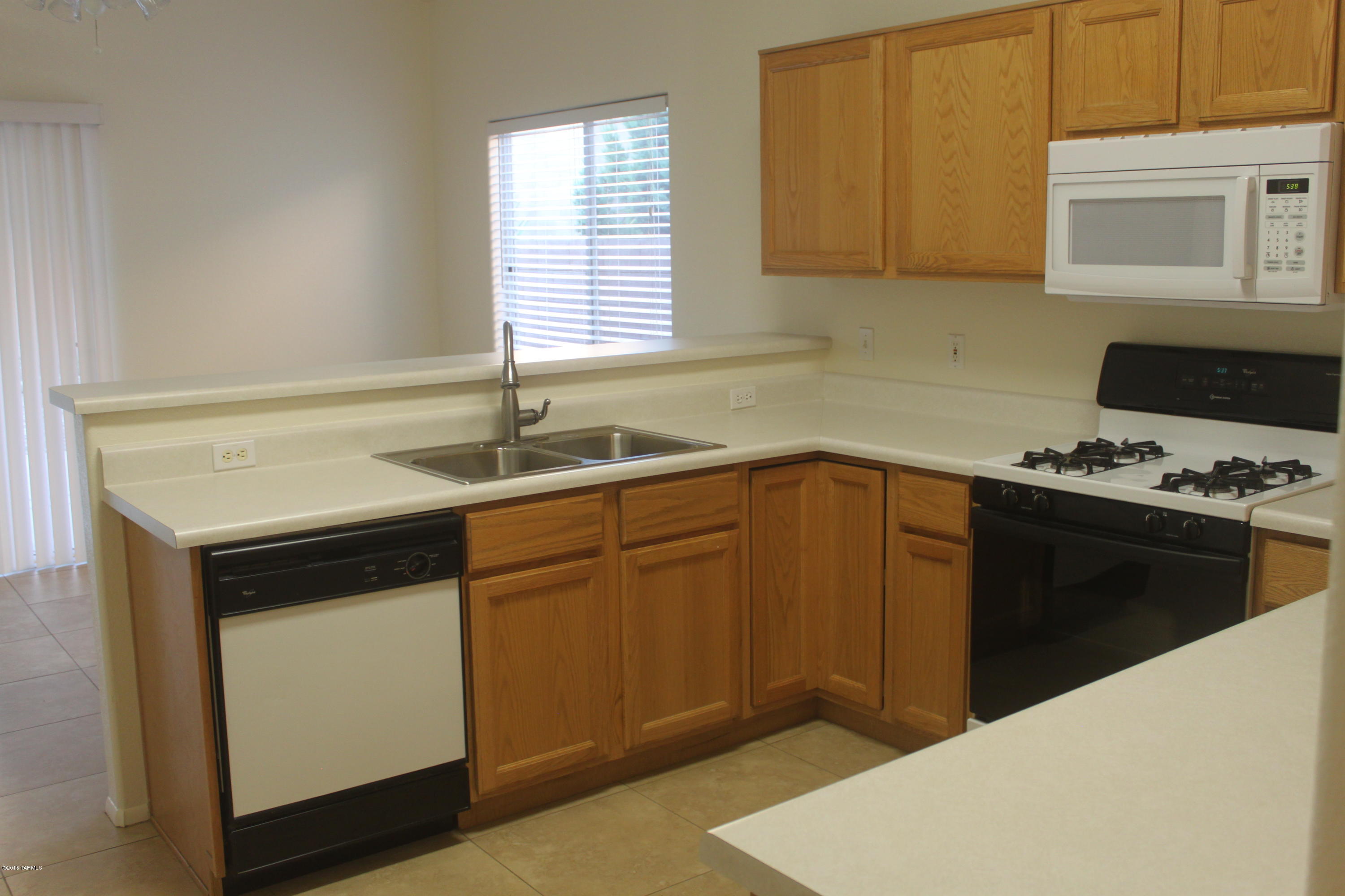 9179 East Rainsage Street Tucson, AZ 85747 - Photo 7 of 12