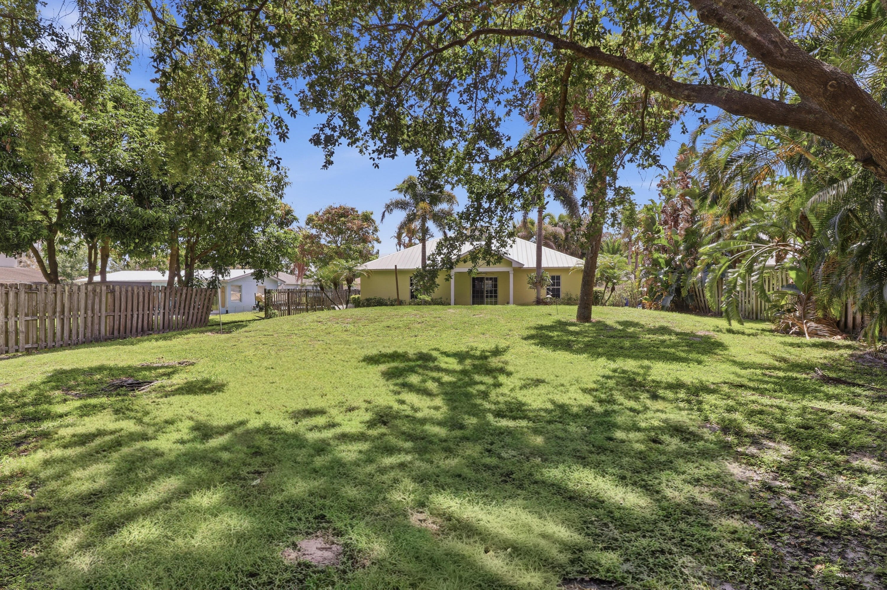5802 Southeast Wesley Avenue Stuart, FL 34997 - Photo 10 of 31 25-IMG_0504