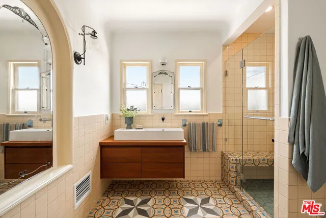 $1,699,000 | 3479 Westmount Avenue, View Park, CA 90043