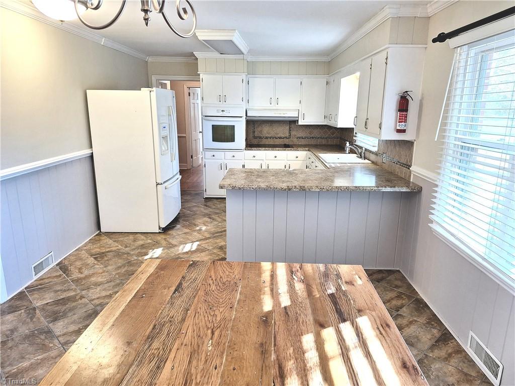 260 North Street Rural Hall, NC 27045 - Photo 8 of 32