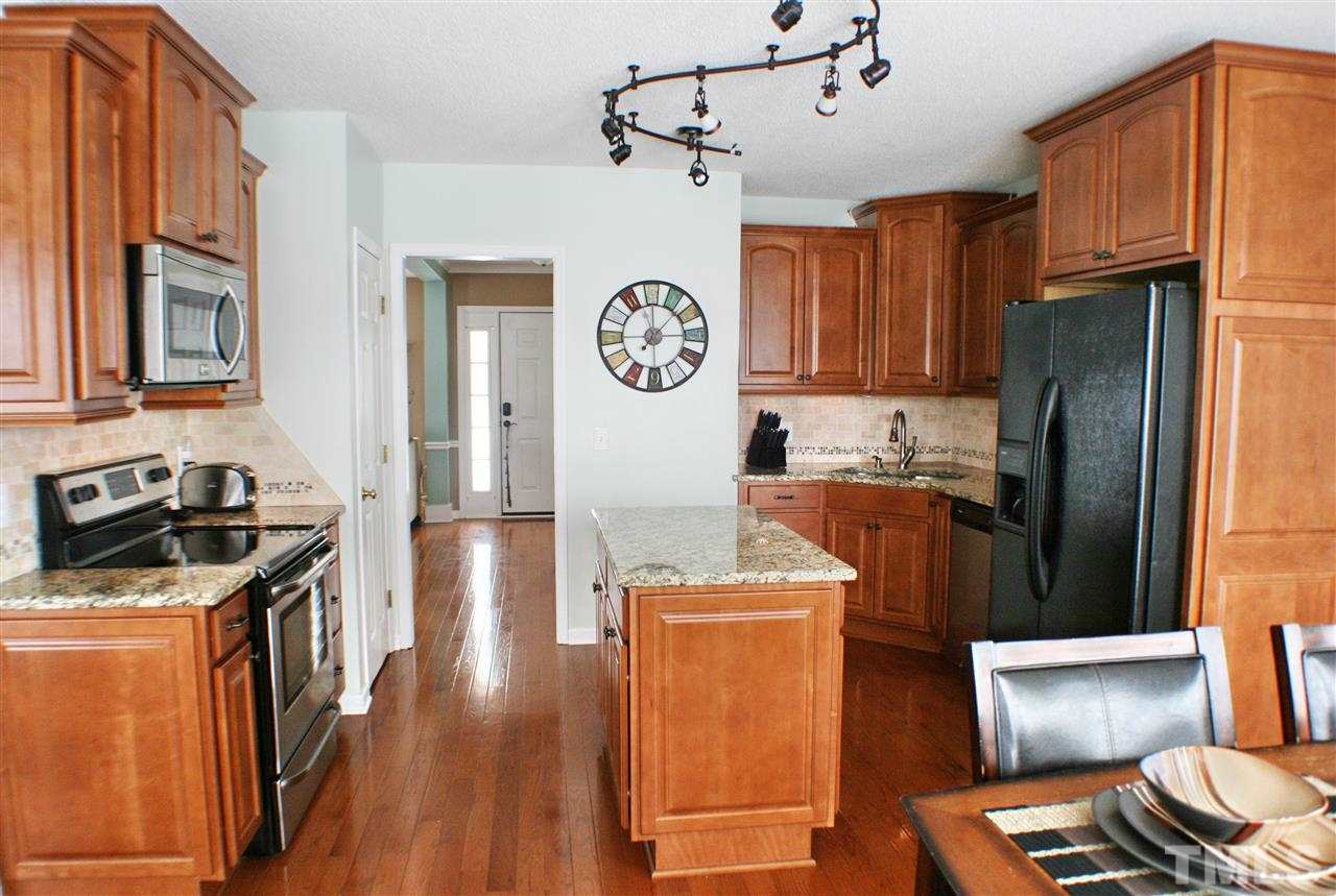 9616 Center Cross Court Raleigh, NC 27617 - Photo 8 of 23 Gallery Image 8