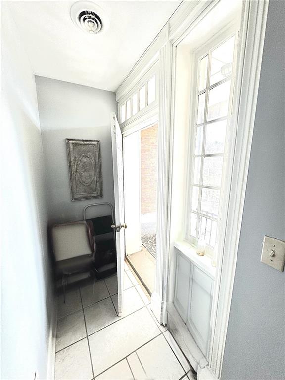 1319 Riverside Drive, Unit 200 Beaver, PA 15009 - Photo 10 of 22 Entry to front porch