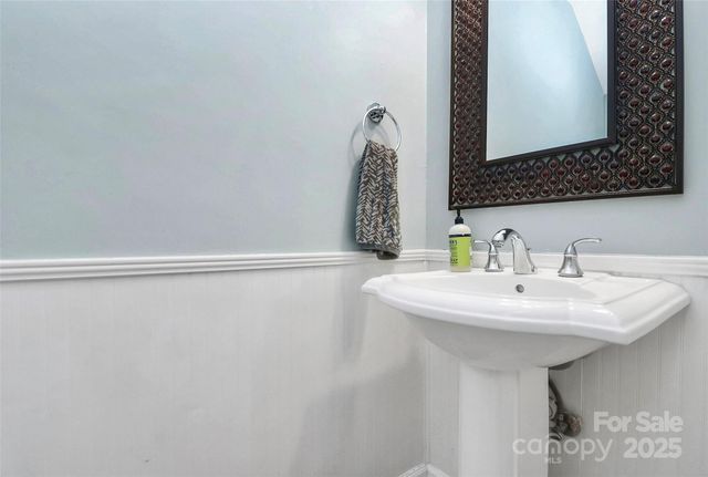 $300,000 | 427 West 8th Street, Charlotte, NC 28202