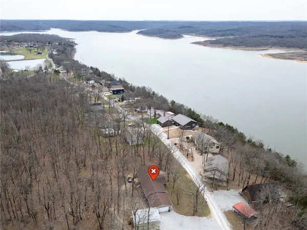 $229,500 | 556 Southeast 1291 Road, Clinton, MO 64735