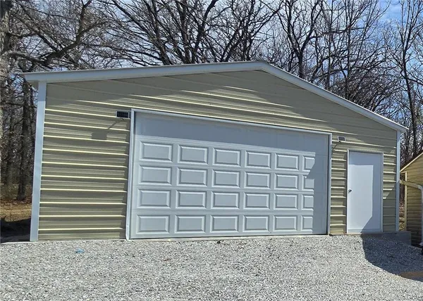 $229,500 | 556 Southeast 1291 Road, Clinton, MO 64735
