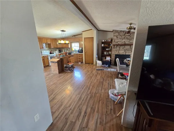 $229,500 | 556 Southeast 1291 Road, Clinton, MO 64735