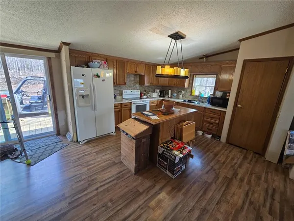 $229,500 | 556 Southeast 1291 Road, Clinton, MO 64735