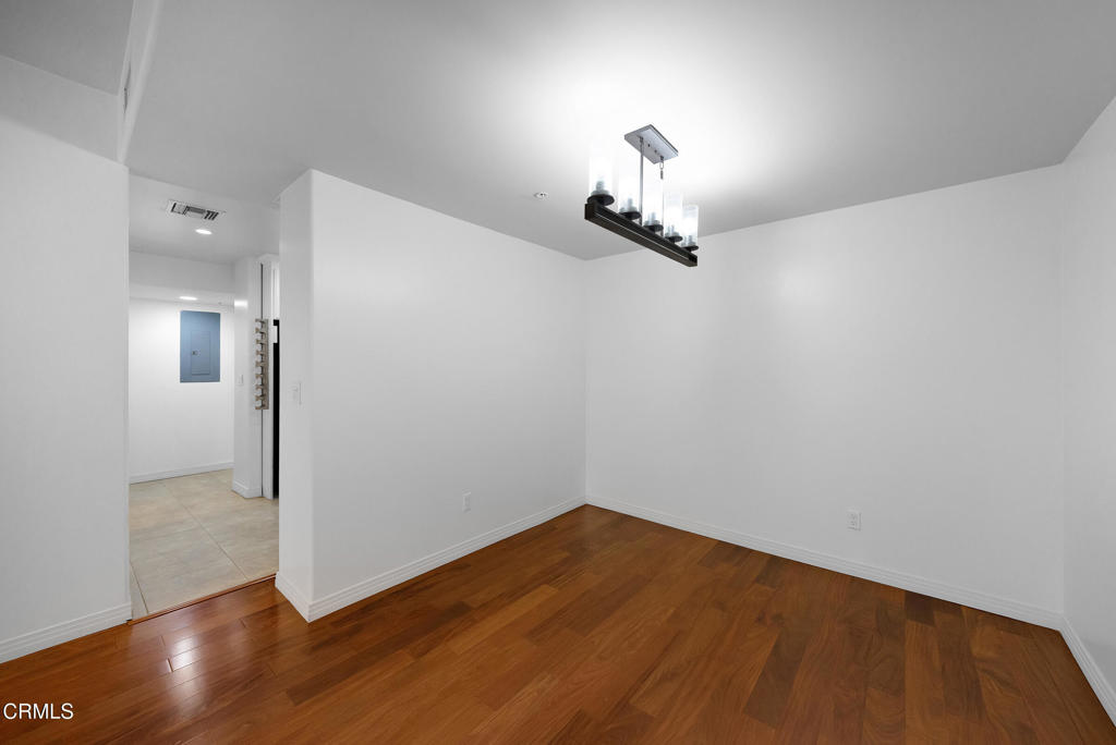 4732 Radford Avenue, Unit 8 Valley Village, CA 91607 - Photo 11 of 37 4732 Radford Ave 8 Valley Village CA 916