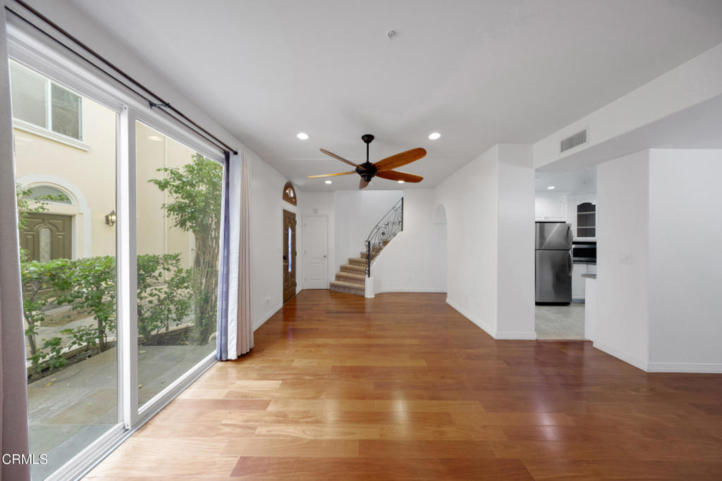 4732 Radford Avenue, Unit 8 Valley Village, CA 91607 - Photo 9 of 37 4732 Radford Ave 8 Valley Village CA 916