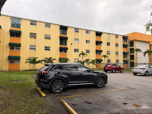 $199,900 | 606 West 81st Street, Unit 111, Hialeah, FL 33014