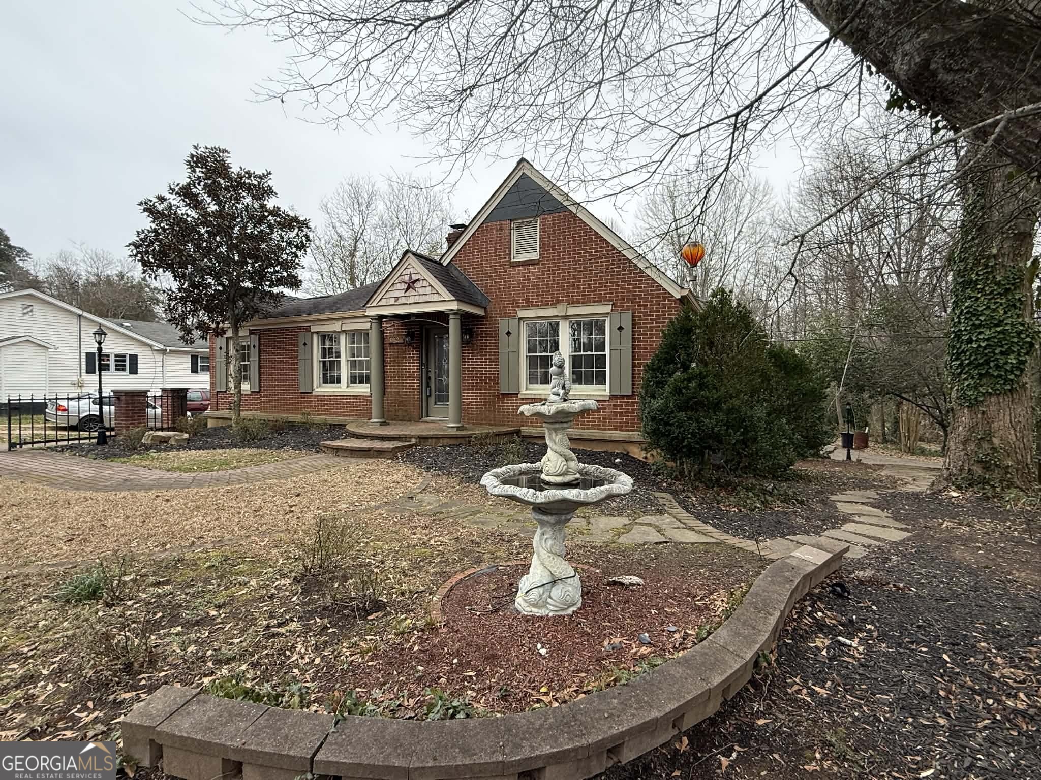 952 Wayside Street Northwest Cornelia, GA 30531 - Photo 3 of 46 a view of a house with backyard