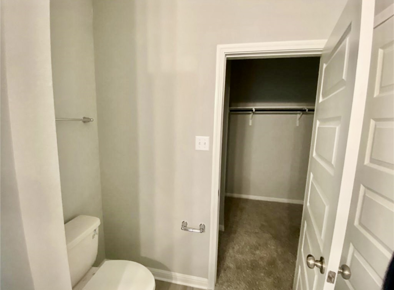 119 Wild Wind Cove Jarrell, TX 76537 - Photo 9 of 16 Bathroom featuring toilet and baseboards