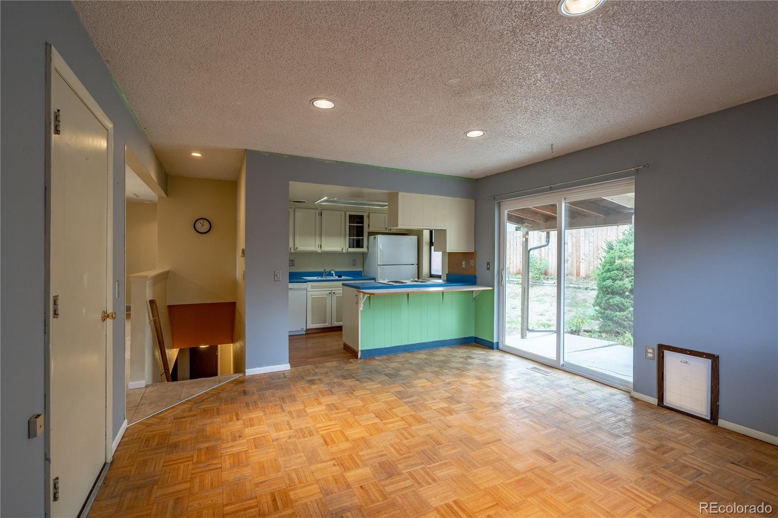 8563 Dover Court Arvada, CO 80005 - Photo 4 of 23