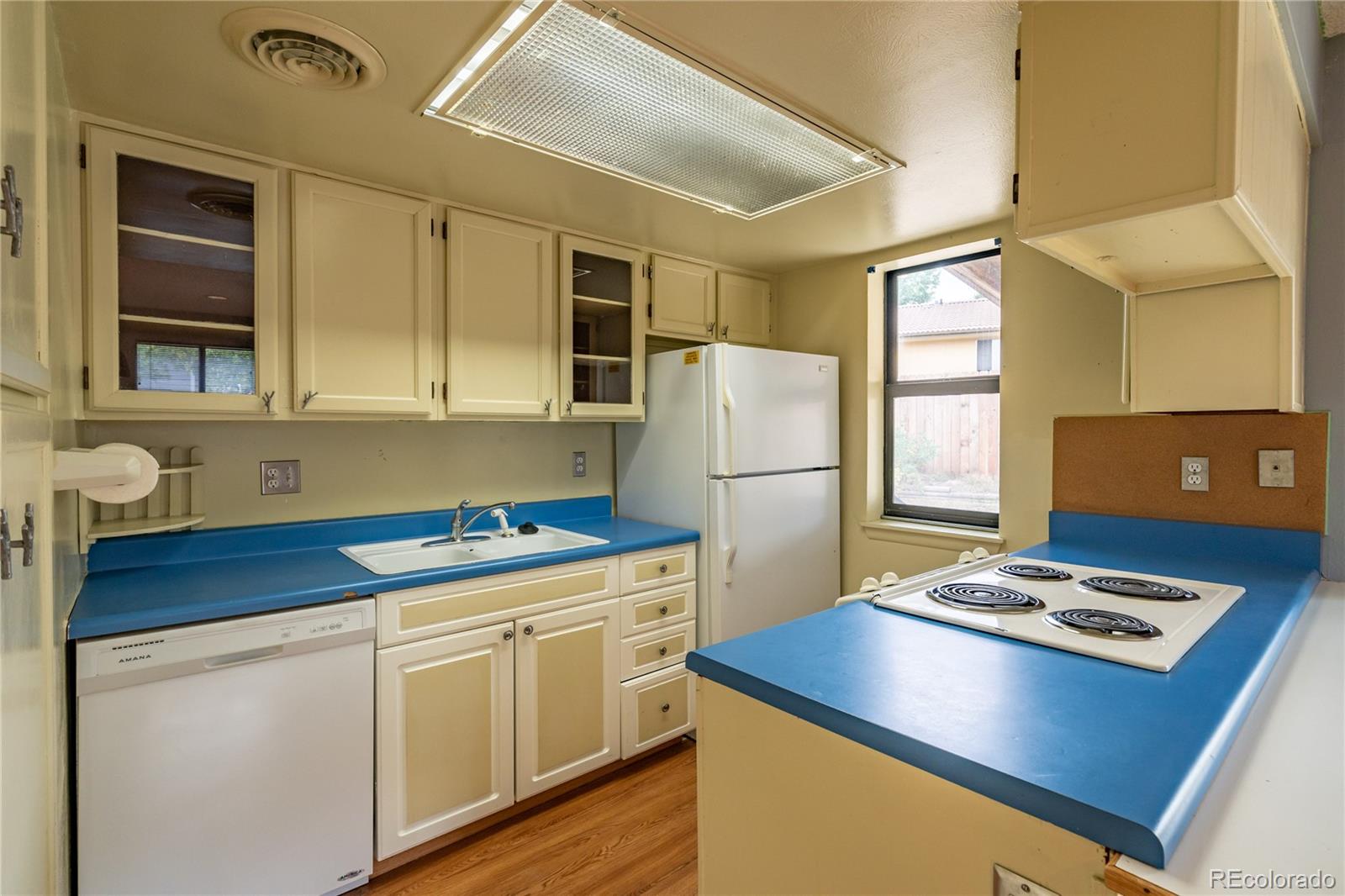 8563 Dover Court Arvada, CO 80005 - Photo 5 of 23