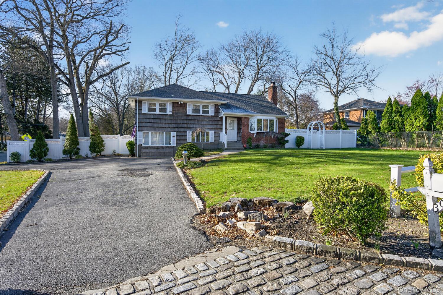 304 Maplewood Road Huntington Station, NY 11746 - Photo 1 of 29