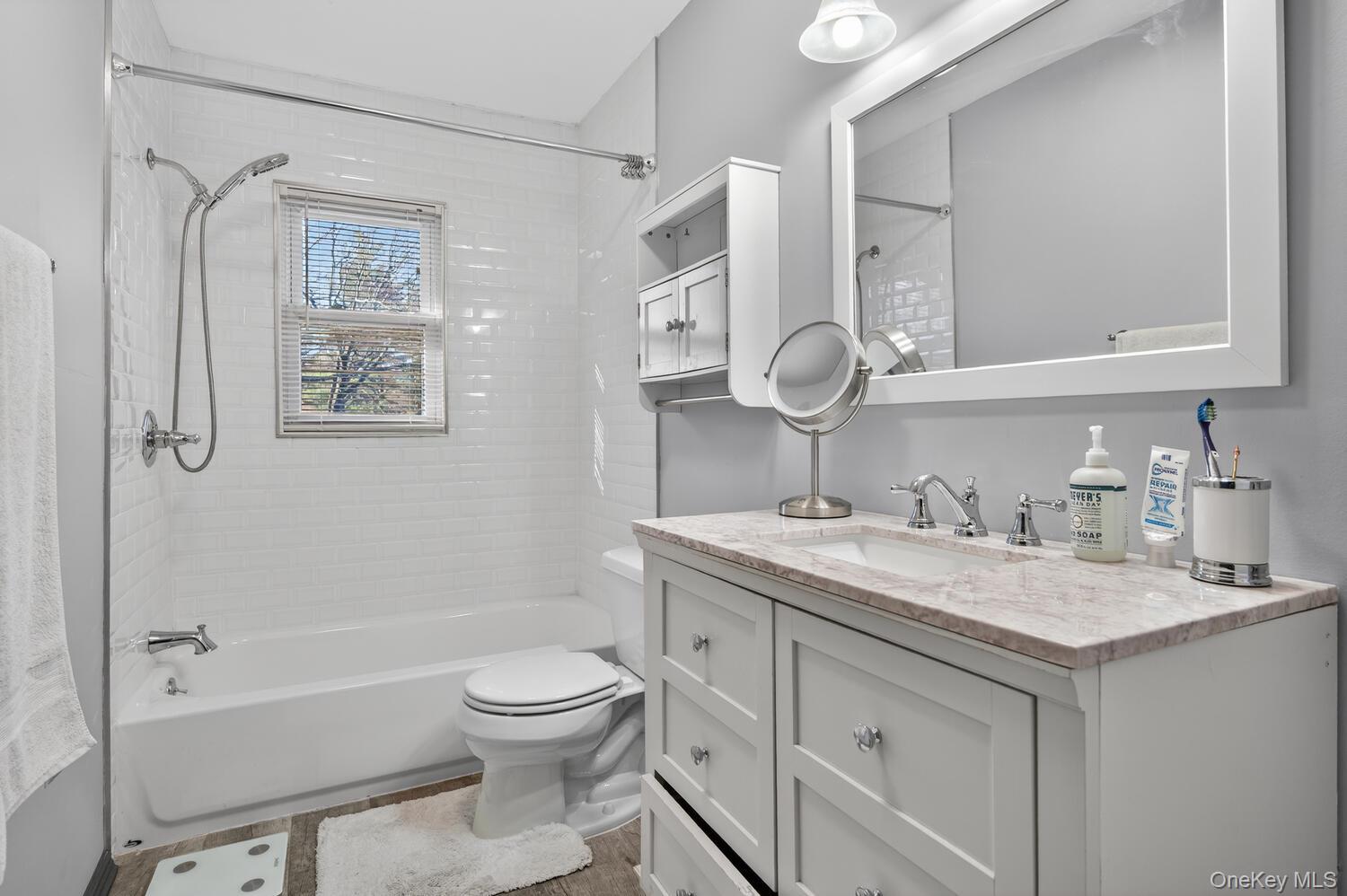 304 Maplewood Road Huntington Station, NY 11746 - Photo 14 of 29