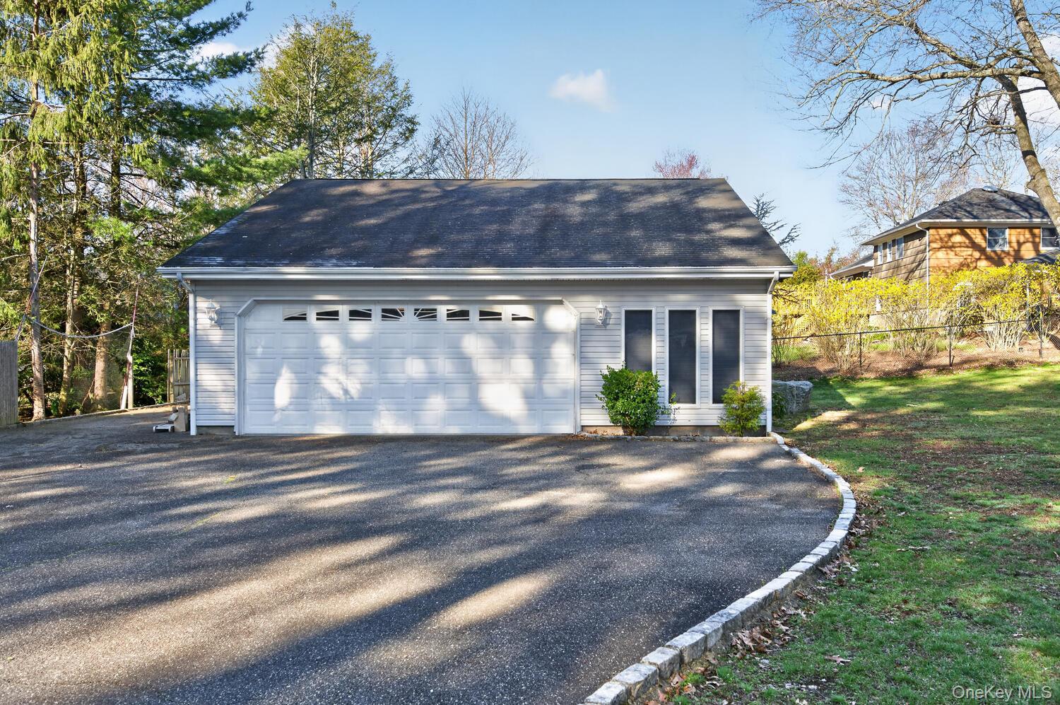 304 Maplewood Road Huntington Station, NY 11746 - Photo 26 of 29