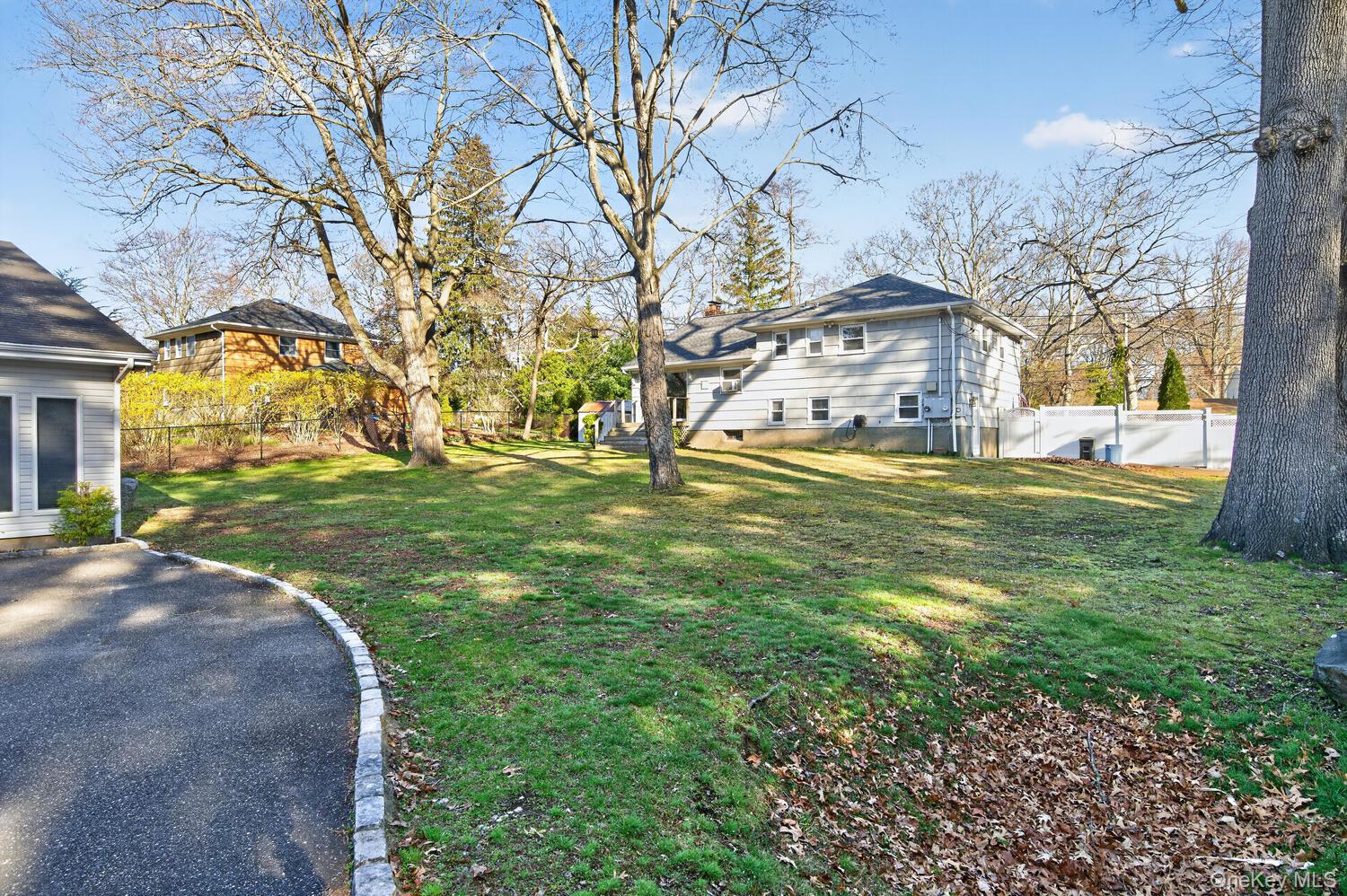 304 Maplewood Road Huntington Station, NY 11746 - Photo 28 of 29