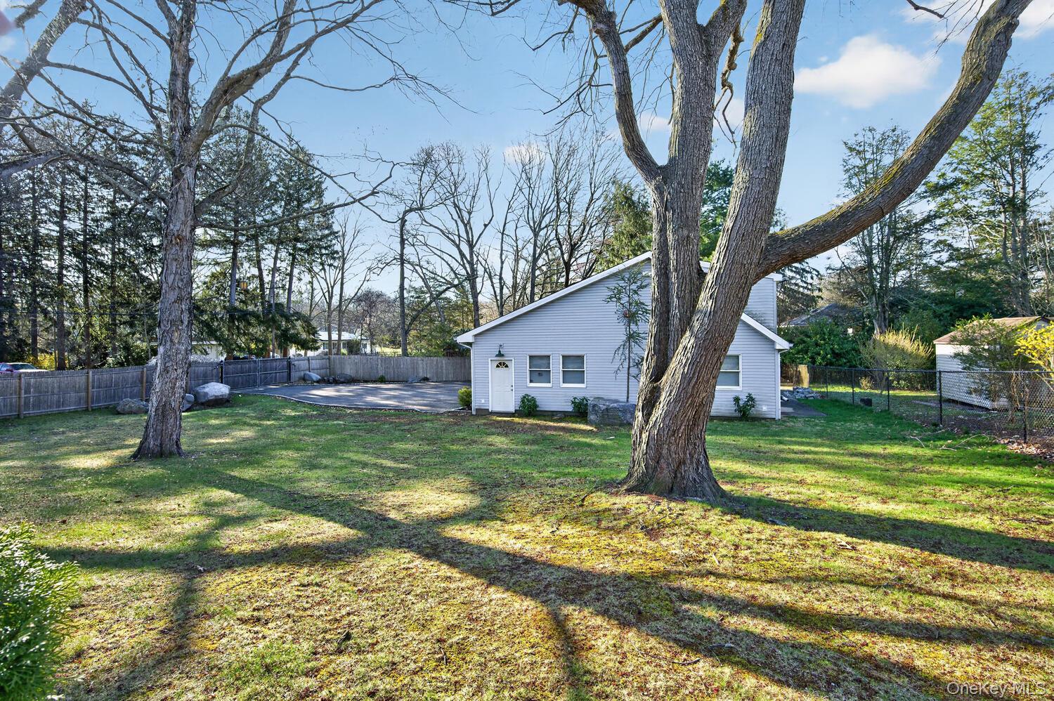 304 Maplewood Road Huntington Station, NY 11746 - Photo 29 of 29