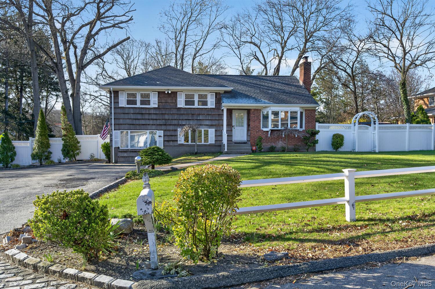 304 Maplewood Road Huntington Station, NY 11746 - Photo 3 of 29